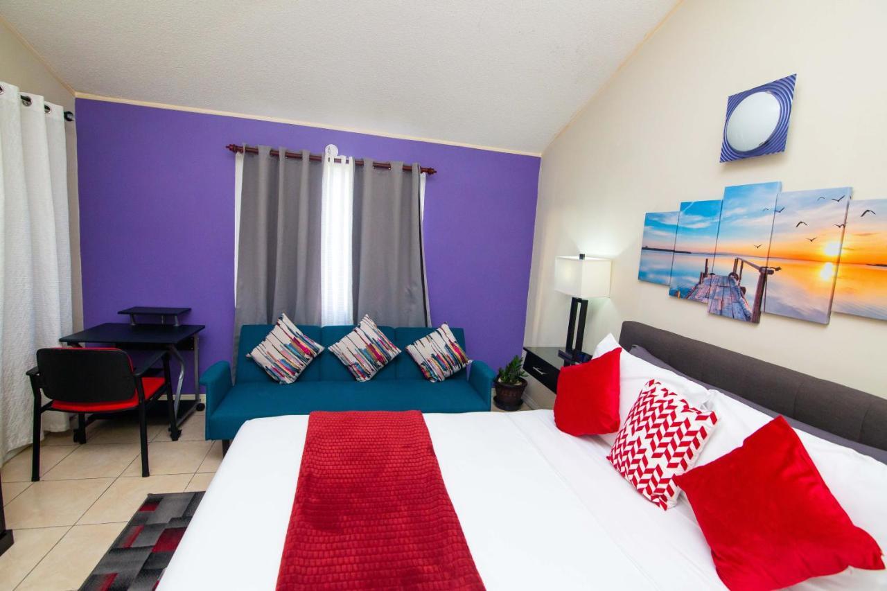 The Oasis I, Portmore Country Club Екстериор снимка