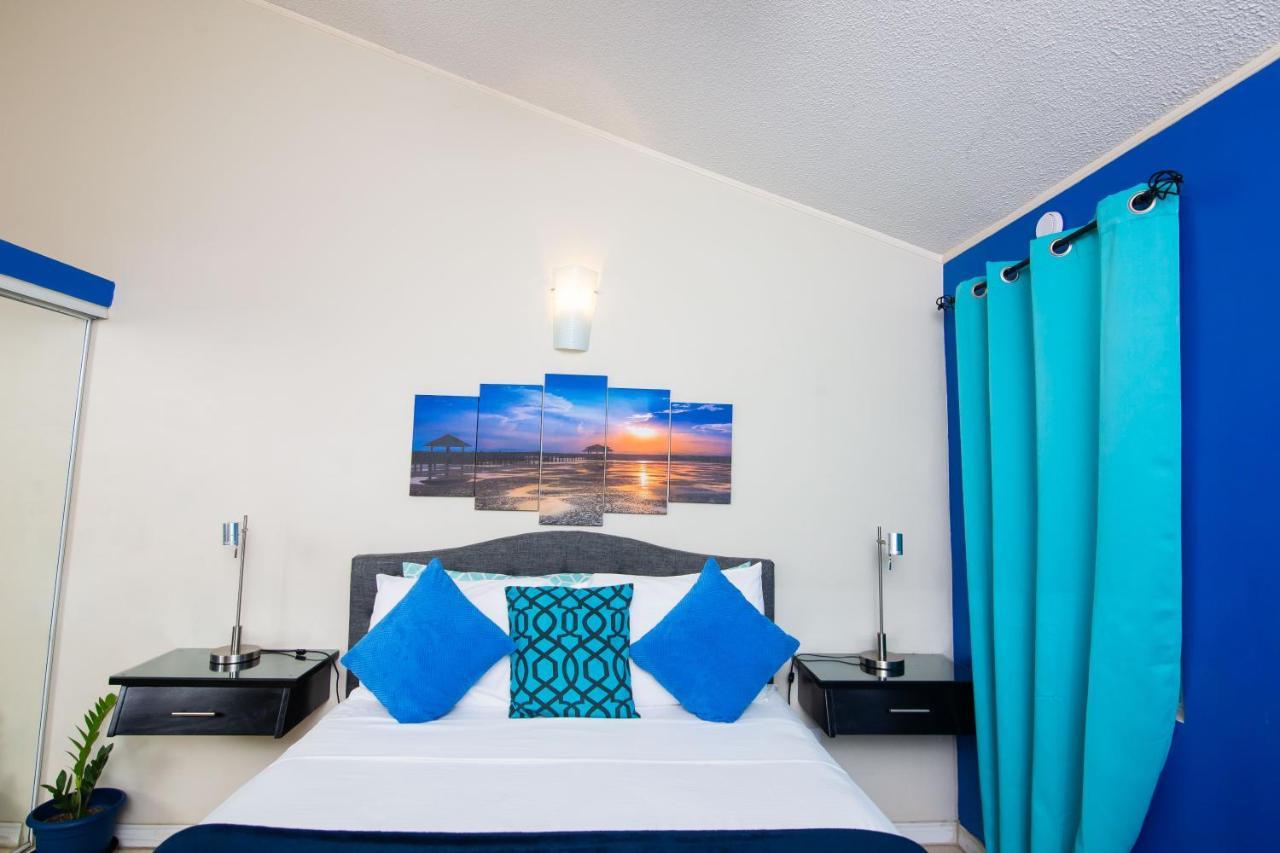 The Oasis I, Portmore Country Club Екстериор снимка