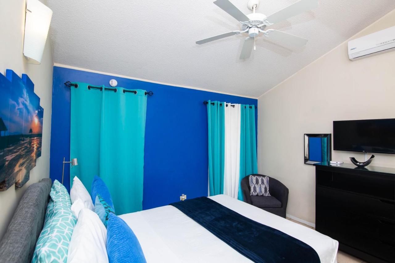 The Oasis I, Portmore Country Club Екстериор снимка