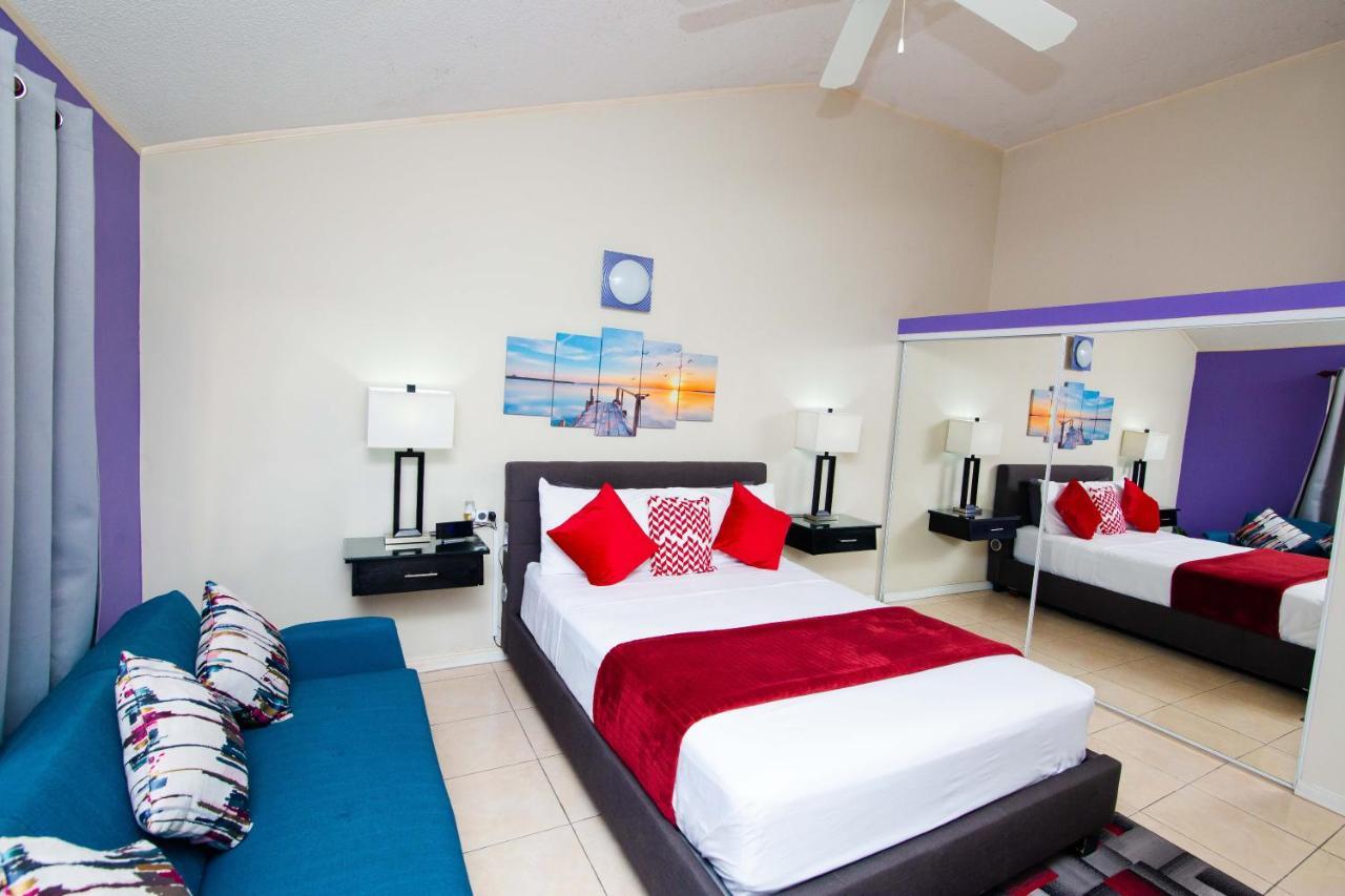 The Oasis I, Portmore Country Club Екстериор снимка