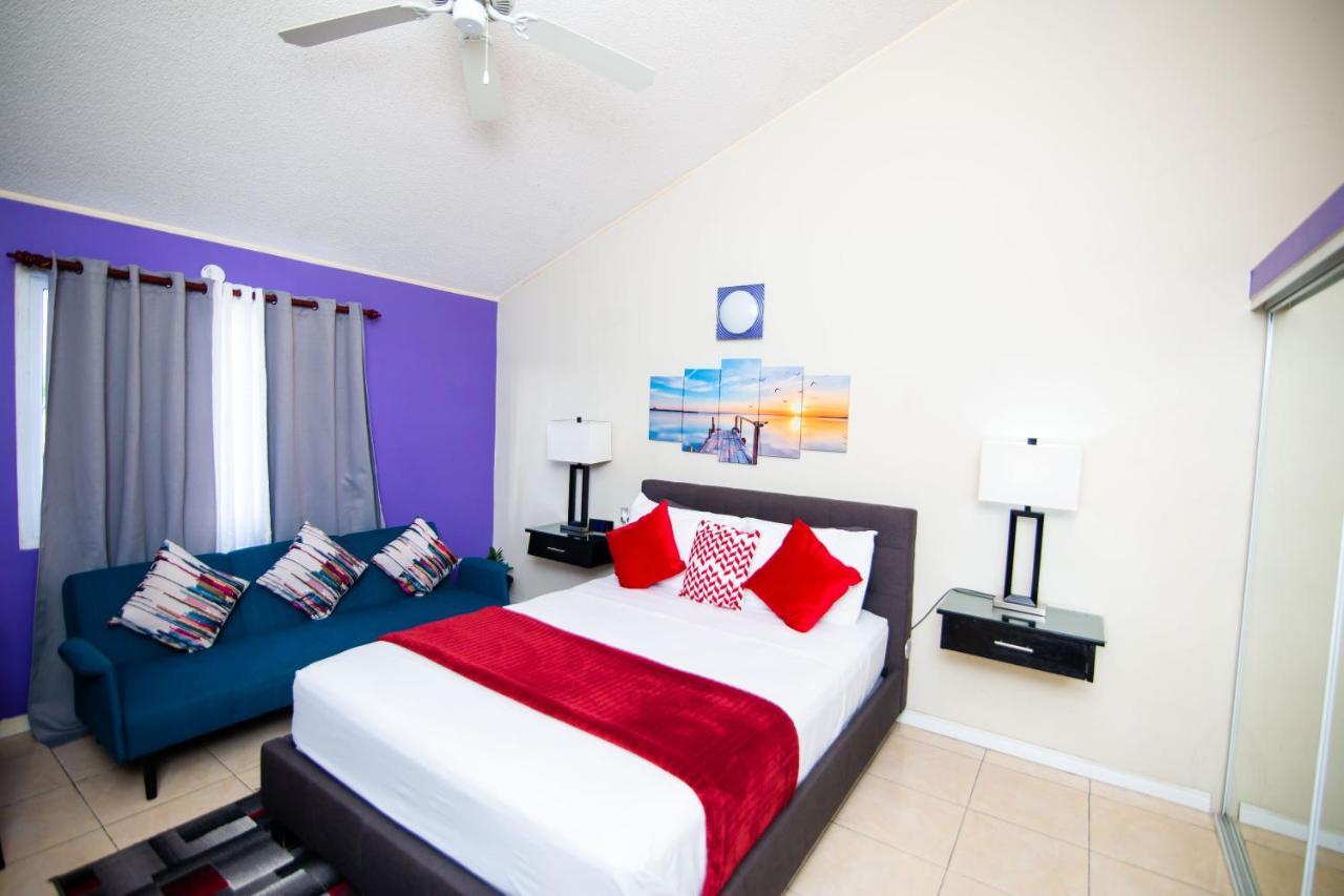 The Oasis I, Portmore Country Club Екстериор снимка
