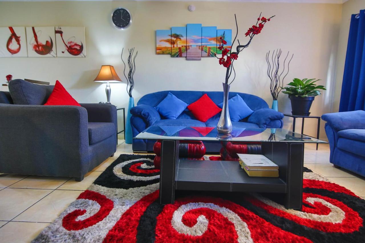 The Oasis I, Portmore Country Club Екстериор снимка