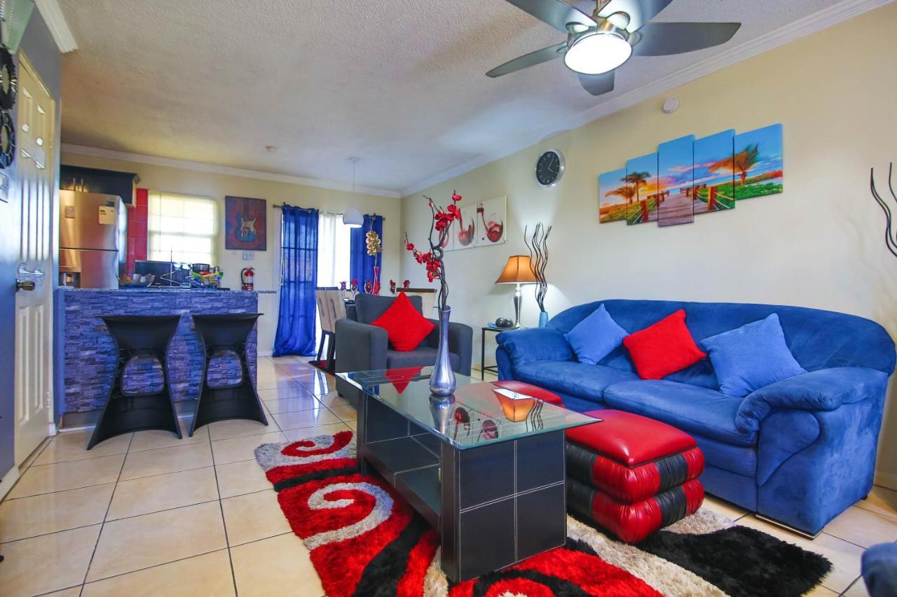 The Oasis I, Portmore Country Club Екстериор снимка